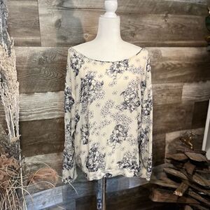 Tennis open back navy and white floral long sleeve blouse - M